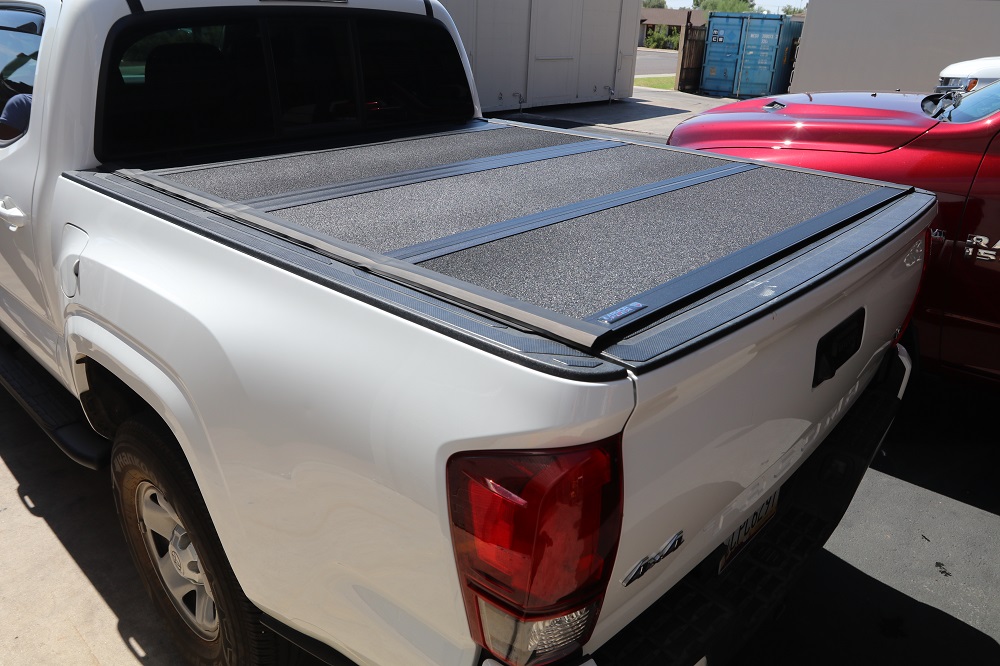 tacoma-hard-trifold-tonneau-cover-armorflex-tucson-az